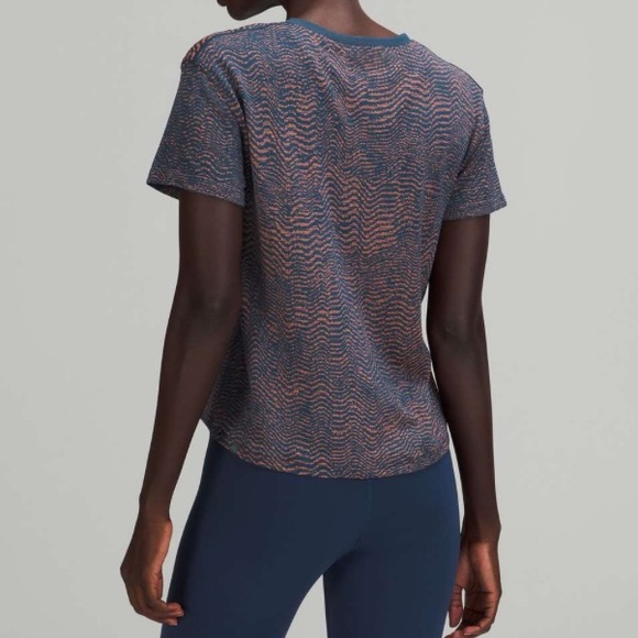 Lululemon Train to Be Shirt - Picture 4 of 6